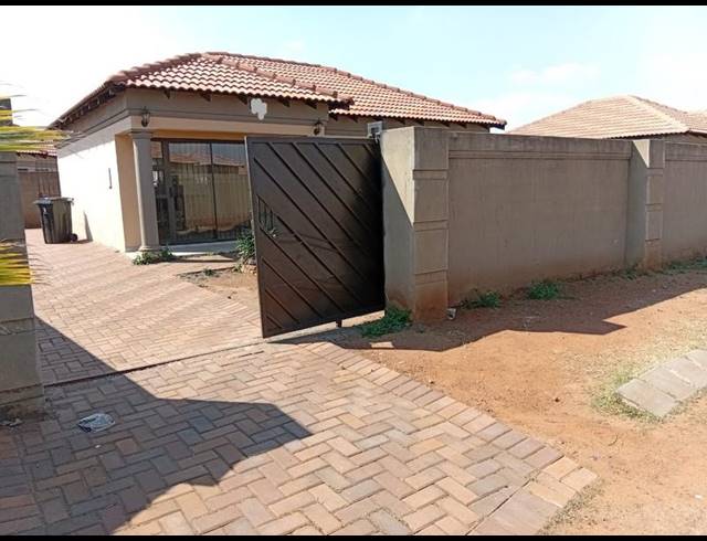 3 BEDROOM HOUSE FOR SALE IN DAWN PARK EXT